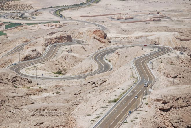Дорога в Джебель-Хафит