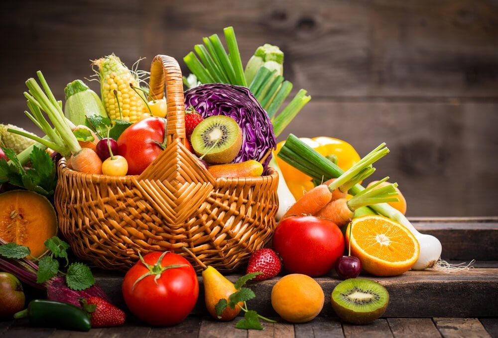 Корзина овощей и фруктов без клейковины
