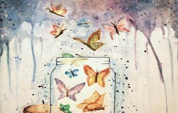 Бабочки вылетают из банки.