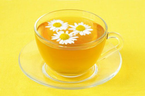 Ромашковый чай для лечения детской колики