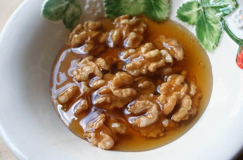 Орехи и мед