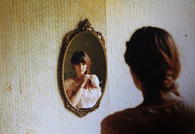 Отражение в женском зеркале