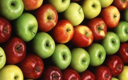 зеленые и красные яблоки и яблочная диета