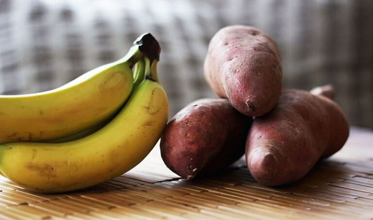 Бананы и картофель