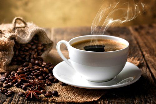 Кофе не рекомендуется для лечения гиперчувствительности кишечника