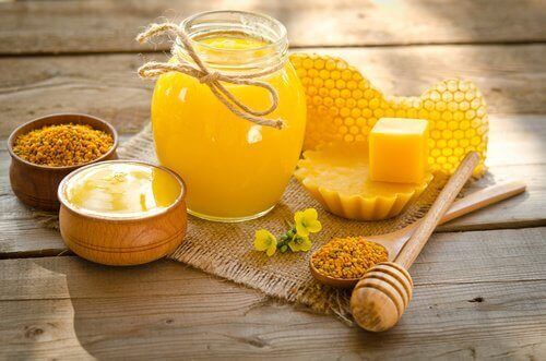 Пчелиный воск и мед