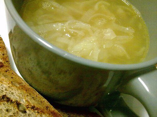 горшок с луковым супом