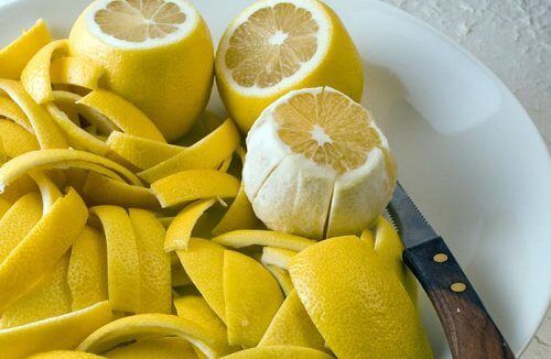Свежая лимонная цедра
