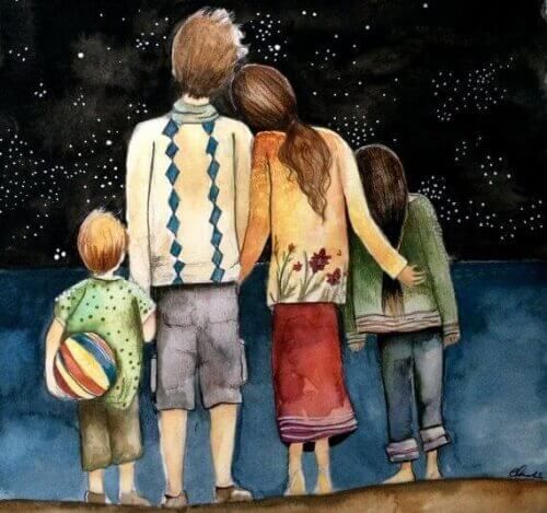 Семья смотрит на звезды