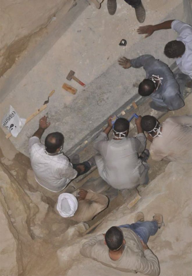 саркофаг в Александрии был открыт