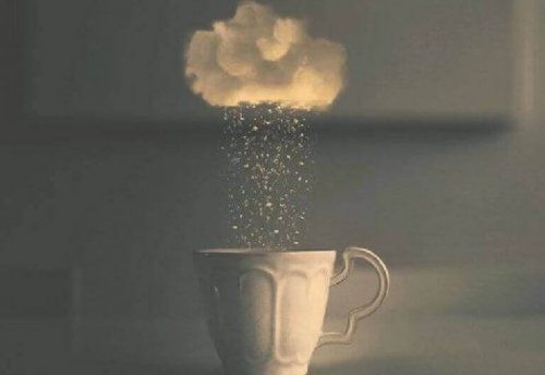 Облака над чашкой кофе