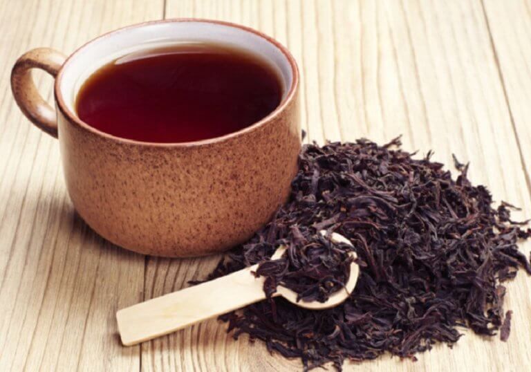 Черный чай для неприятного запаха в подмышках