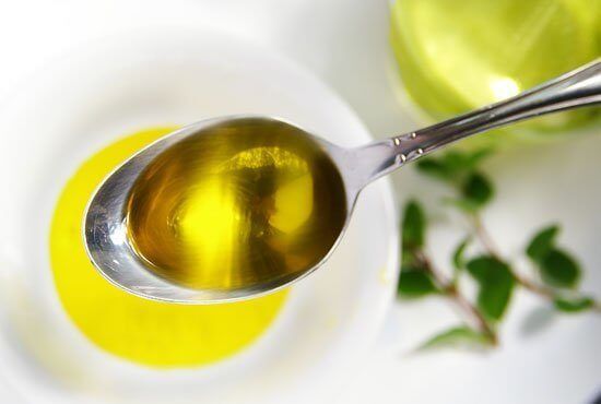 Столовая ложка оливкового масла