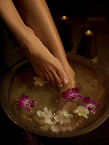 Ванна для ног с цветами