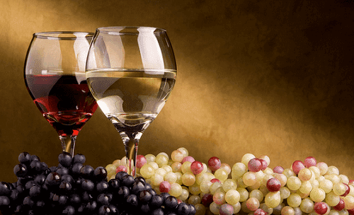 Очки белого и красного вина для артериального давления