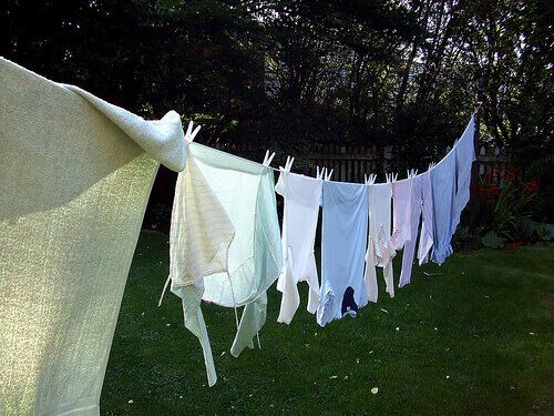 # 2-одежда висящие detergent.jpg