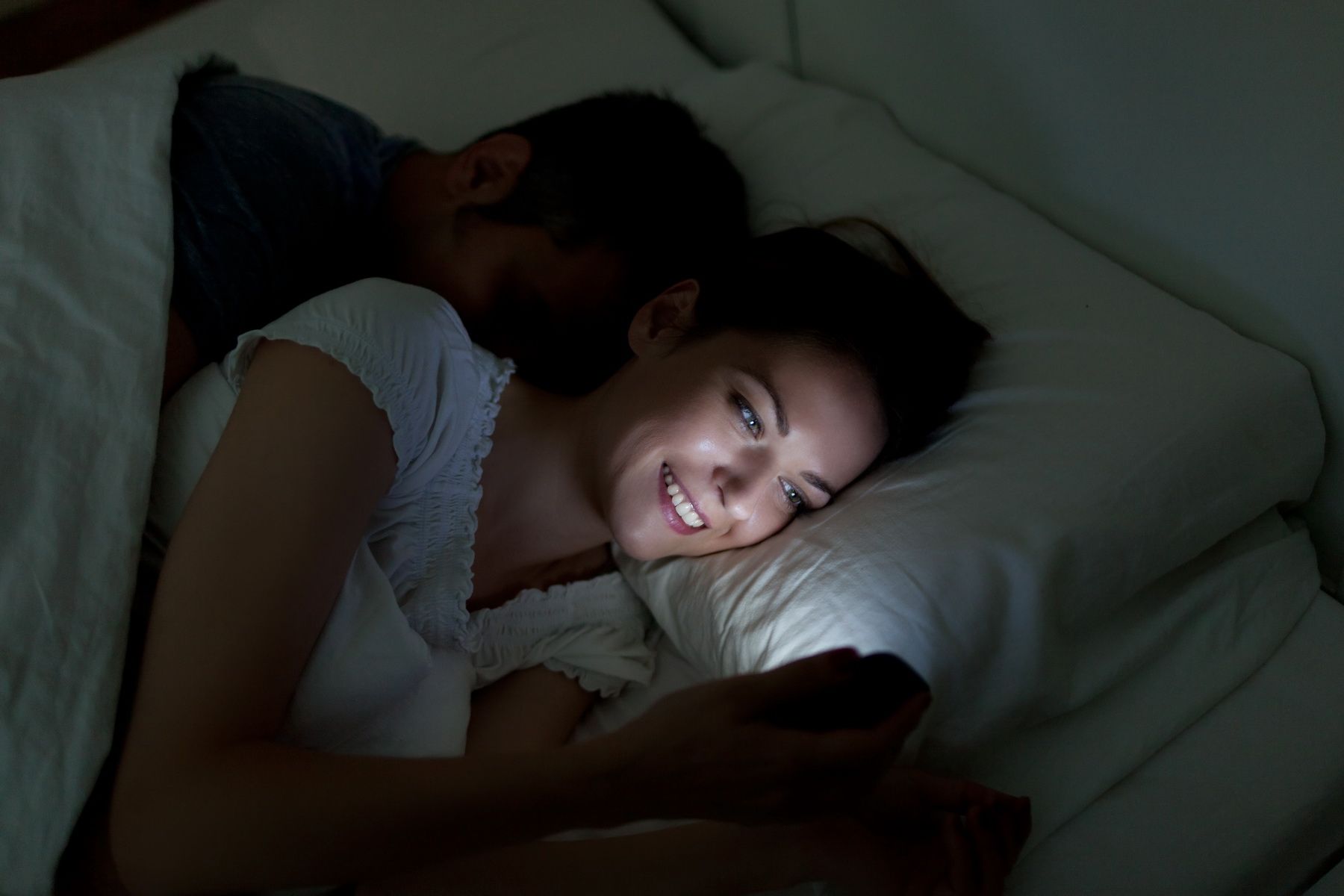 сон может затруднить использование телефона перед тем, как лечь