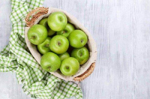 Зеленые яблоки содержат пектин