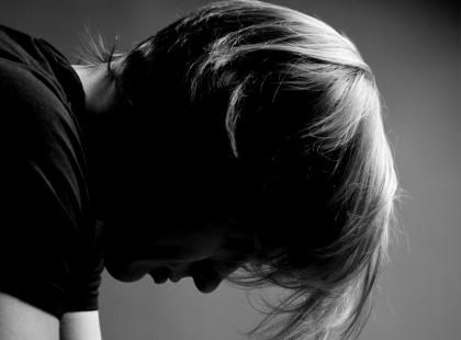 Причины, развитие и последствия депрессии у подростков