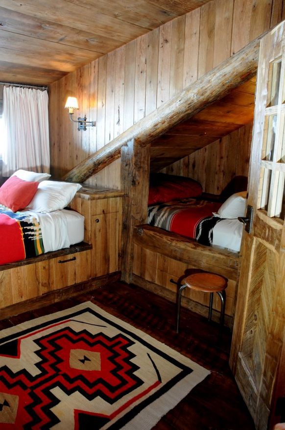 Уютная кровать для гостей