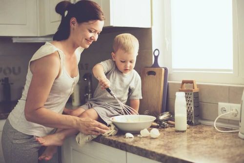 общение с ребенком может быть установлено путем приготовления пищи вместе