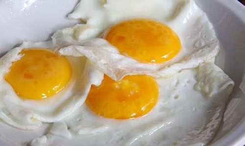 Жареные яйца