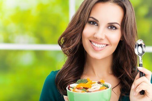 сбалансированная диета женщина есть салат