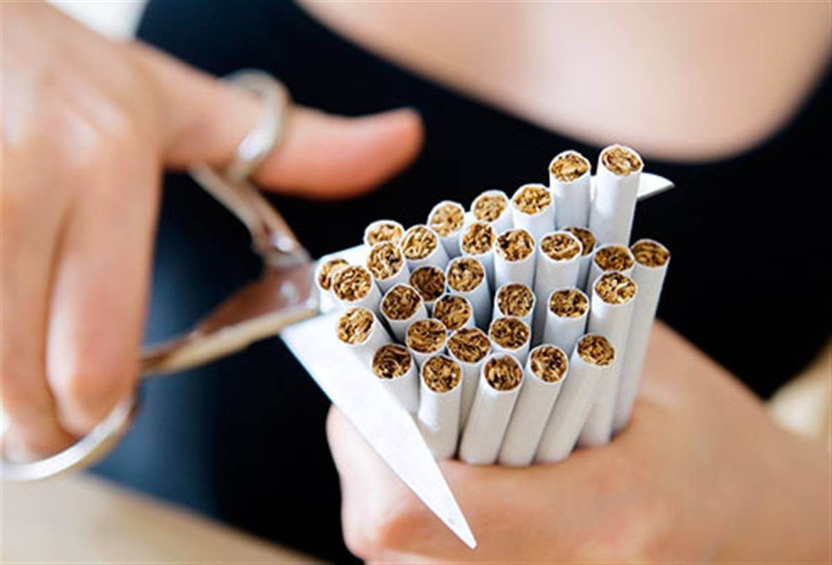 сигарета, бросив курить, уменьшит эффект менопаузы на коже
