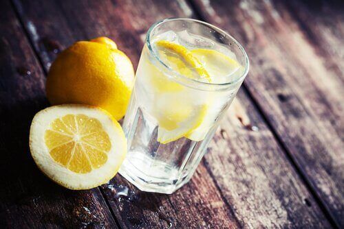 Вода с лимоном, чтобы похудеть