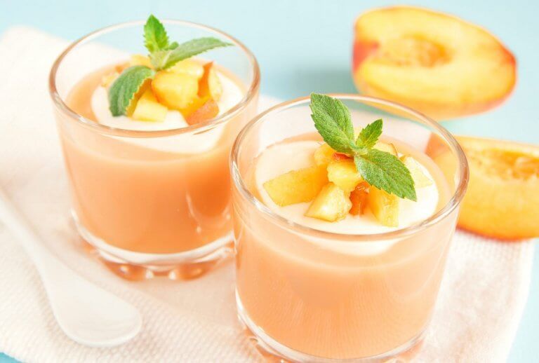 Персиковый коктейль для здорового завтрака