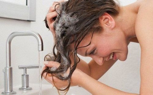 мытье жирных волос