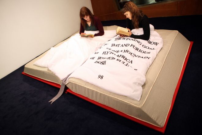 Книжная кровать
