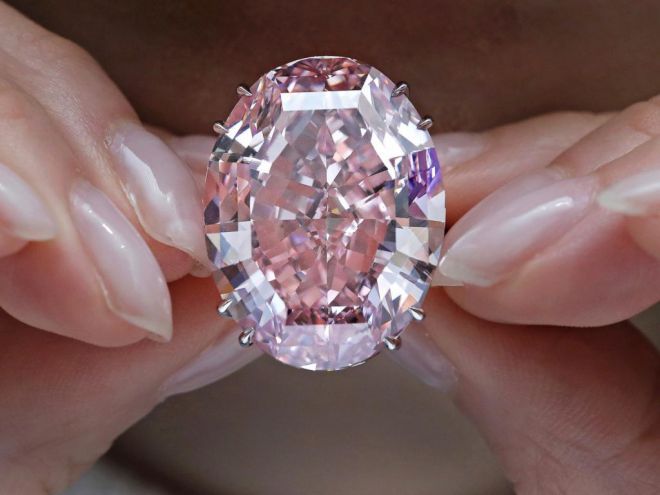Розовый звездный бриллиант